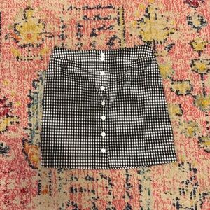 Black and white gingham skirt with front snap buttons - size 6